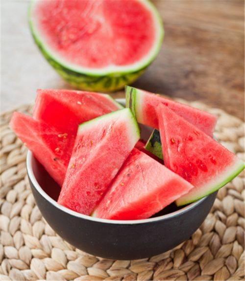 路人吃的瓜,揭秘路人“吃瓜”背后的故事