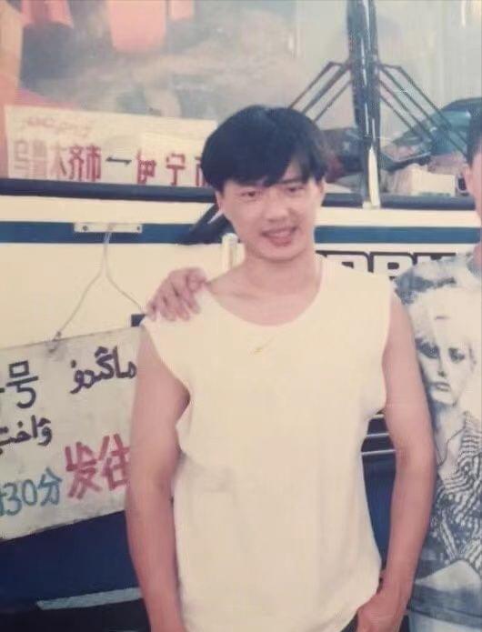 段奕宏吃瓜少女