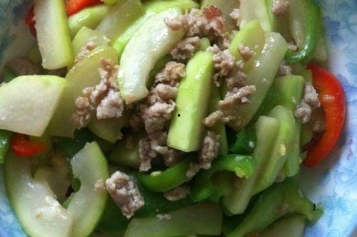 主播吃瓠瓜,趣味横生引网友热议