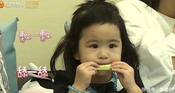 新疆女孩表情吃瓜,揭秘网络热梗背后的故事