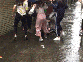 不配吃瓜gif图文,揭秘那些尴尬的社交瞬间