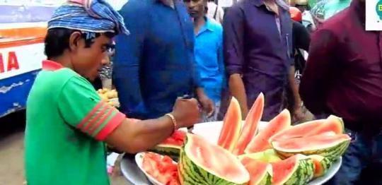 印度人吃瓜视频大全集,趣味横生的美食瞬间大盘点