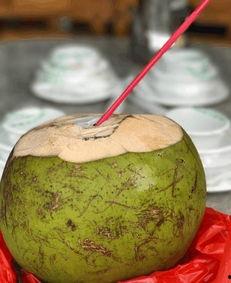 海口民俗吃瓜,瓜果飘香，共享清凉时光