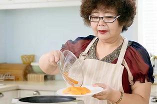 吃瓜的吃货大婶在线观看