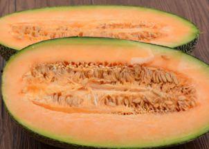 南方吃哈密瓜串怎么吃,哈密瓜串的独特吃法体验