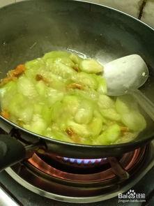 小吊瓜怎么炒着吃,家常美味轻松学