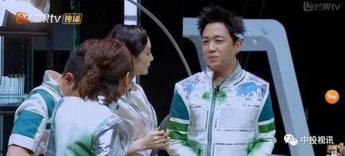 潘潘全家吃瓜,共享夏日清凉时光