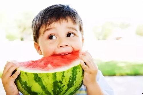 吃瓜词义,揭秘“吃瓜群众”背后的网络文化现象