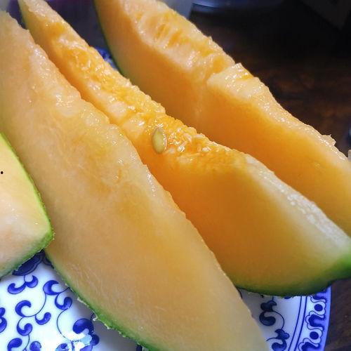 吃一个蜜瓜,夏日美味尽享